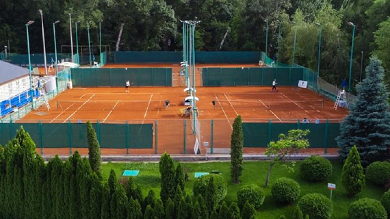 Gorky Tennis Park